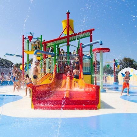 Camping De Duinhoeve Chalet Zeeland Not For Companies Burgh-Haamstede Bagian luar foto